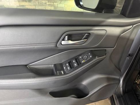 Certified 2026 Nissan Rogue SV w/ SV Premium Package FWD image 10