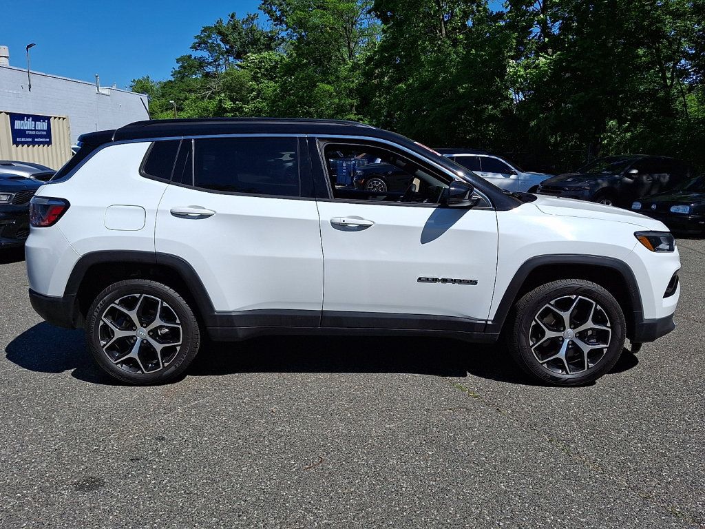 Used 2024 Jeep Compass Limited AWD/4WD image 2