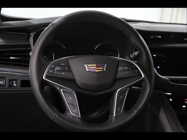 Certified 2025 Cadillac XT5 Luxury w/ LPO, Floor Liner Package AWD/4WD image 7
