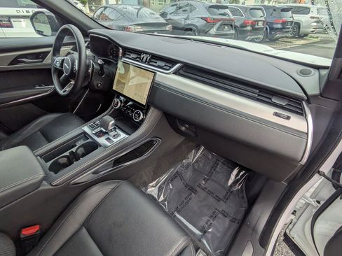 Used 2024 Jaguar F-PACE R-Dynamic S image 21