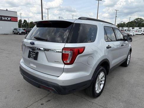 Used 2017 Ford Explorer 4WD image 3