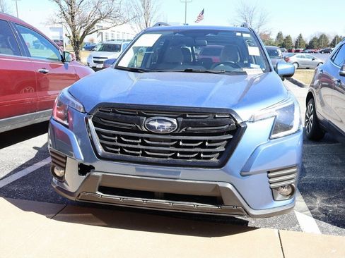 Used 2023 Subaru Forester Premium image 8