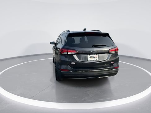 Used 2022 Chevrolet Equinox RS w/ Infotainment Package image 7