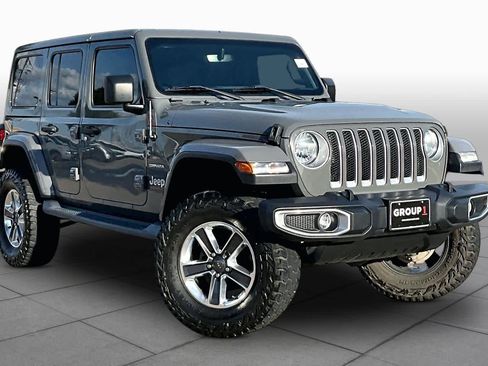 Used 2018 Jeep Wrangler Unlimited Sahara AWD/4WD image 3