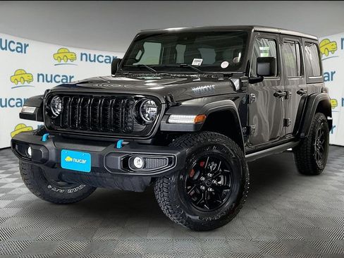 Used 2024 Jeep Wrangler Unlimited AWD/4WD image 3