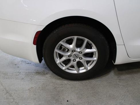Used 2022 Chrysler Pacifica Touring-L FWD image 36