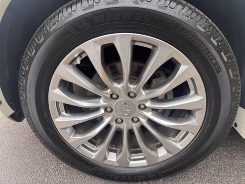 Used 2017 INFINITI QX80 2WD w/ Driver Assistance Package image 7