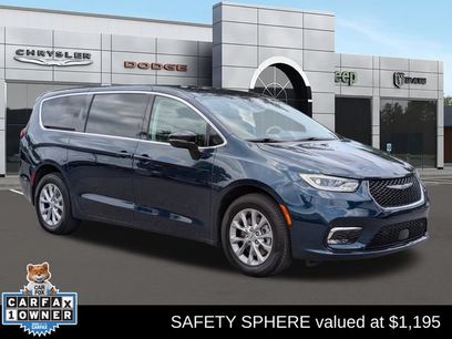 Used 2024 Chrysler Pacifica Touring-L