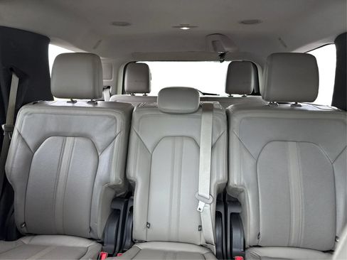 Used 2018 Ford Expedition Limited w/ Equipment Group 302A AWD/4WD image 15