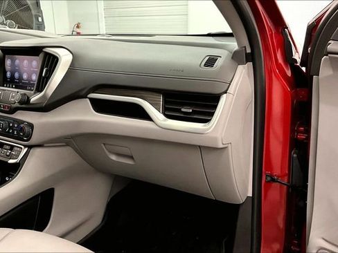 Used 2023 GMC Terrain SLT w/ Tech Package FWD image 19