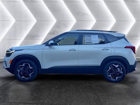 Used 2025 Kia Seltos S image 2