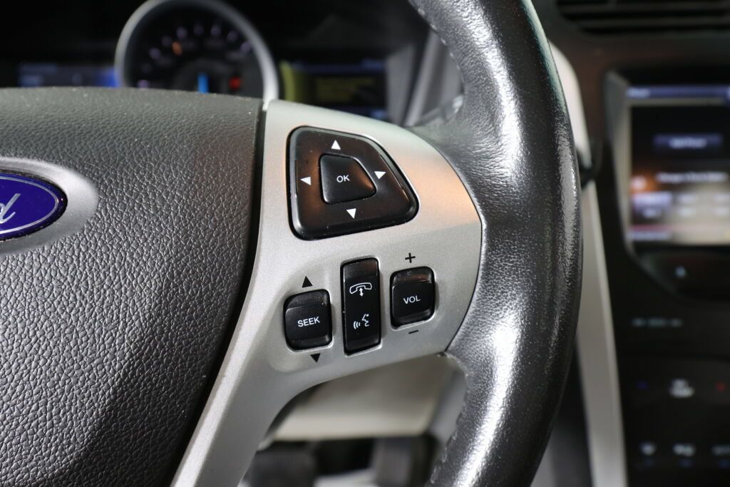 Used 2014 Ford Explorer XLT w/ Equipment Group 202A FWD image 33