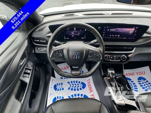 Used 2025 Buick Envista Sport Touring image 19