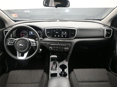 Used 2022 Kia Sportage LX image 12