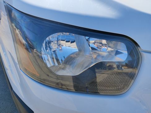 Used 2018 Ford Transit 250 148 Medium Roof image 4