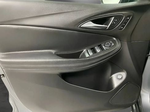 Used 2021 Buick Encore GX Essence w/ Advanced Technology Package AWD/4WD image 9
