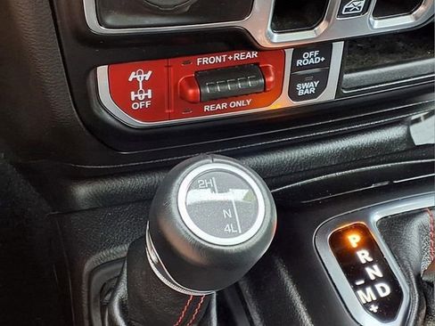 Used 2022 Jeep Gladiator Rubicon AWD/4WD image 14