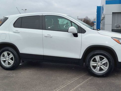 Certified 2020 Chevrolet Trax LS w/ Tint and Cruise Package image 9