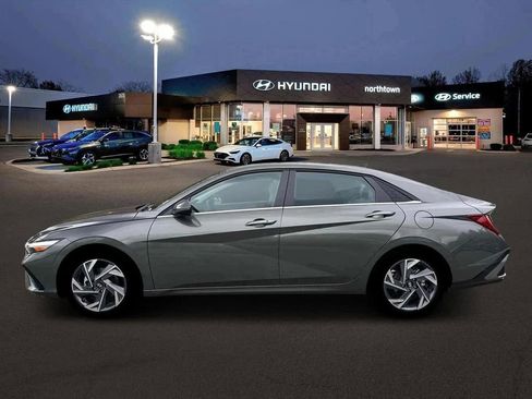 New 2026 Hyundai Elantra Limited image 3