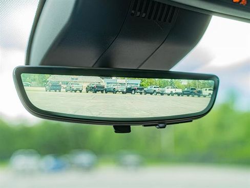 Used 2024 Chevrolet Suburban High Country w/ Advanced Technology Package image 22