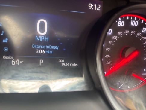 Used 2023 Toyota Camry XSE FWD image 7