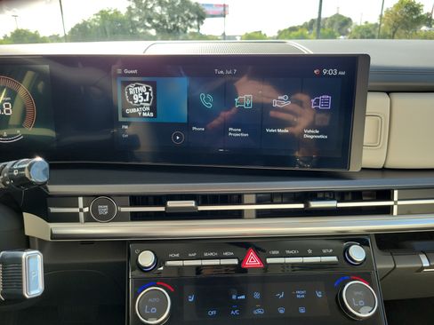 Used 2025 Hyundai Santa Fe SEL FWD image 24