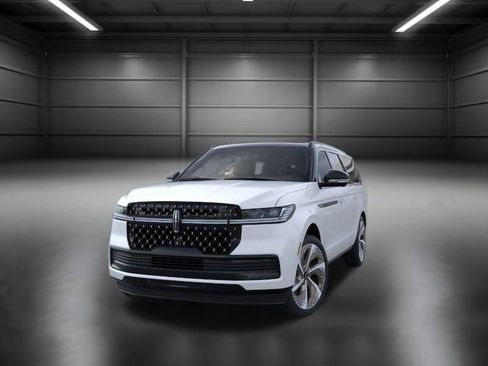 New 2026 Lincoln Navigator L Black Label AWD/4WD image 3