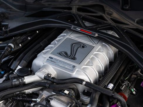 Used 2021 Ford Mustang Shelby GT500 w/ Carbon Fiber Track Pack image 41