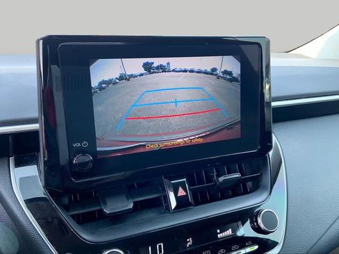 Used 2025 Toyota Corolla LE FWD image 27