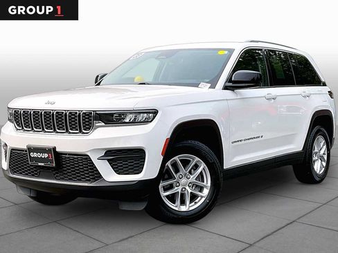 Used 2023 Jeep Grand Cherokee Laredo AWD/4WD image 1