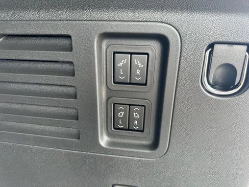 New 2026 Buick Enclave Avenir w/ Super Cruise Package FWD image 33
