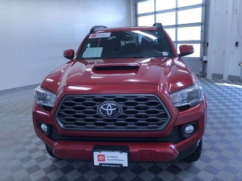 Certified 2022 Toyota Tacoma TRD Sport AWD/4WD image 8