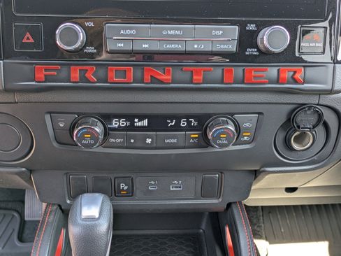 Used 2025 Nissan Frontier Pro-X w/ Tow Package RWD image 21