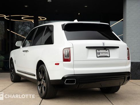 Used 2022 Rolls-Royce Cullinan image 14