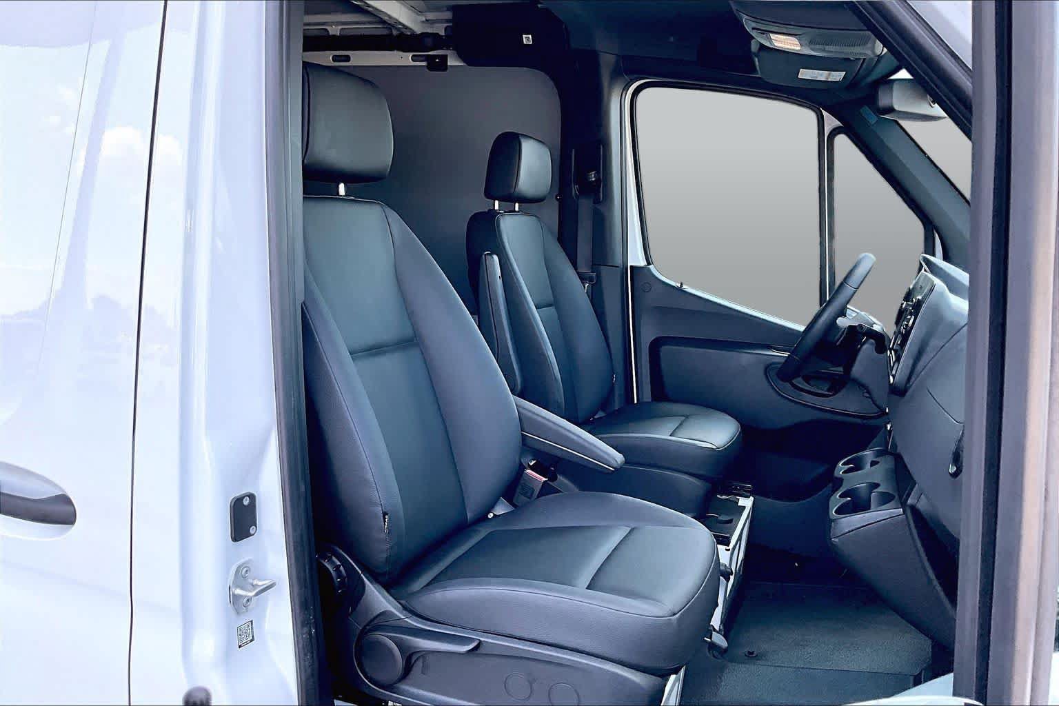 Used 2026 Mercedes-Benz Sprinter 2500 image 9