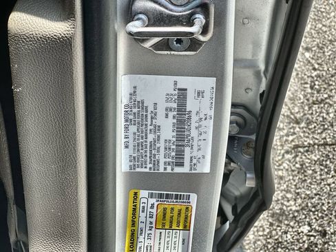 Used 2018 Ford Fusion SE FWD image 32