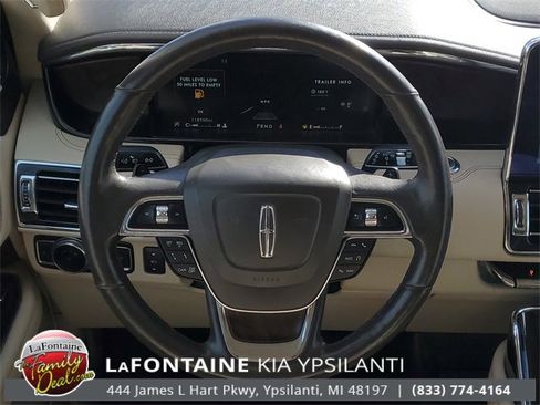 Used 2019 Lincoln Navigator Reserve image 28