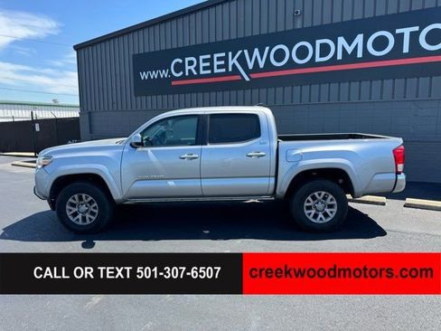 Used 2017 Toyota Tacoma SR5 w/ Tow Package RWD image 6