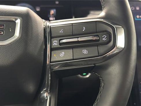 Used 2025 GMC Acadia Elevation image 12