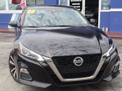 Used 2021 Nissan Altima 2.5 SR w/ SR Premium Package FWD image 3