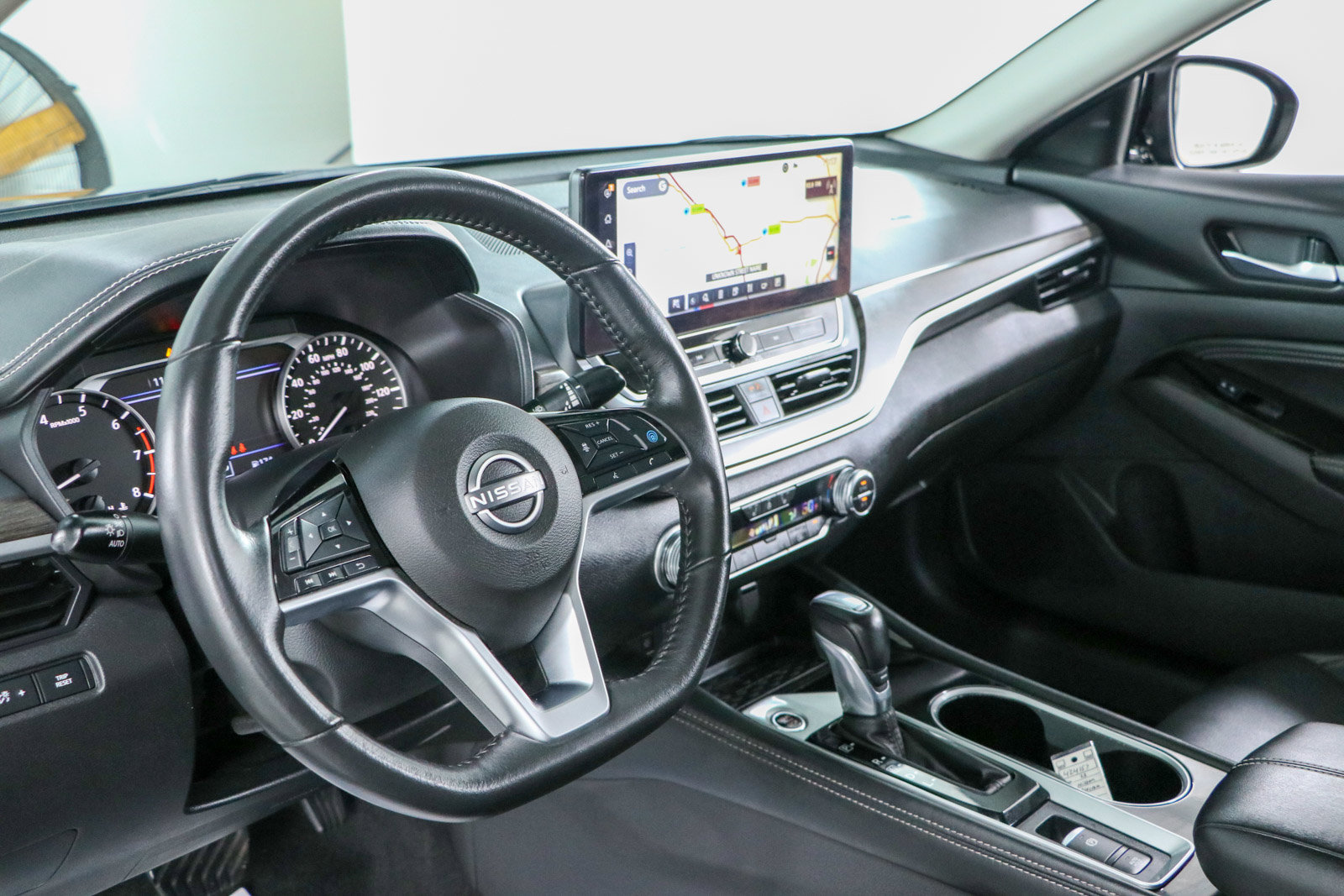 Used 2023 Nissan Altima 2.5 SL FWD image 23