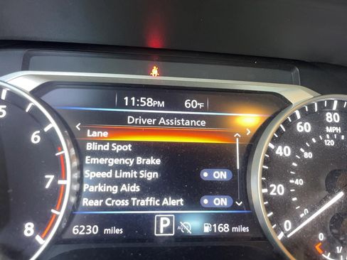 Used 2024 Nissan Sentra SV FWD image 9