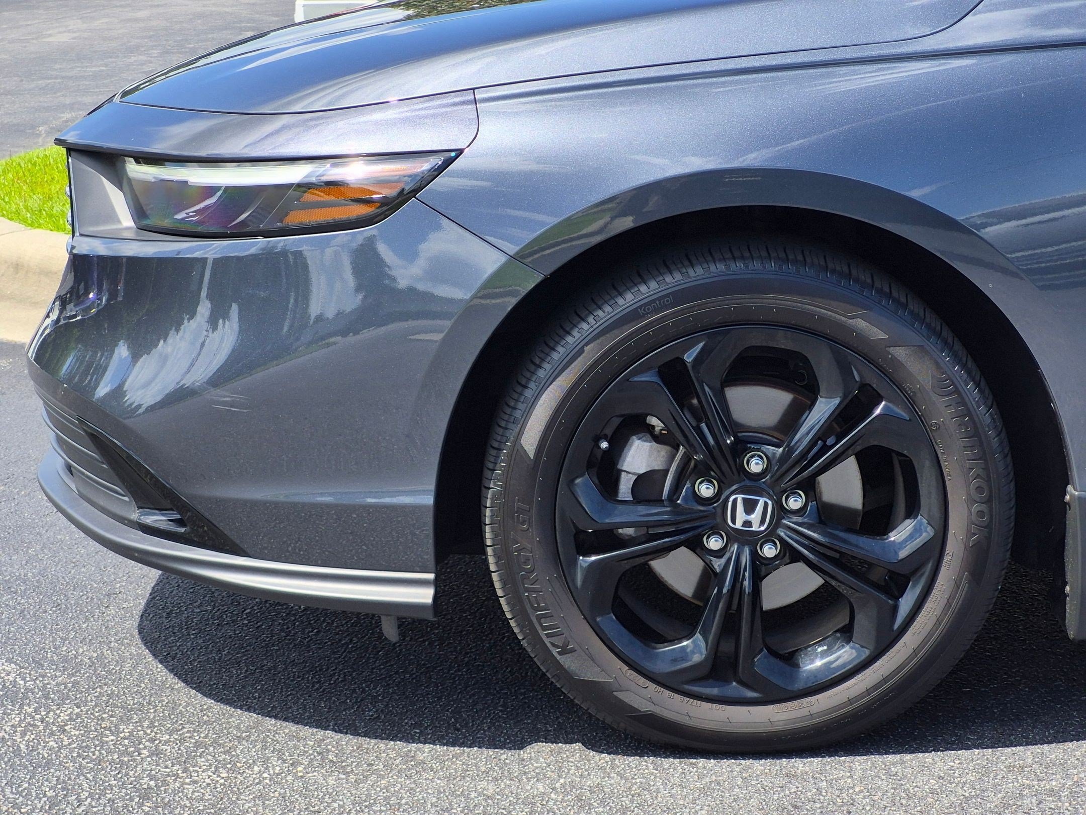 Used 2025 Honda Accord SE image 9