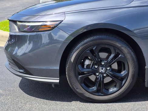 Used 2025 Honda Accord SE image 9