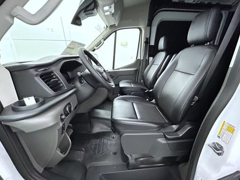 New 2027 Ford Transit 250 148 Medium Roof w/ Load Area Protection Package RWD image 10