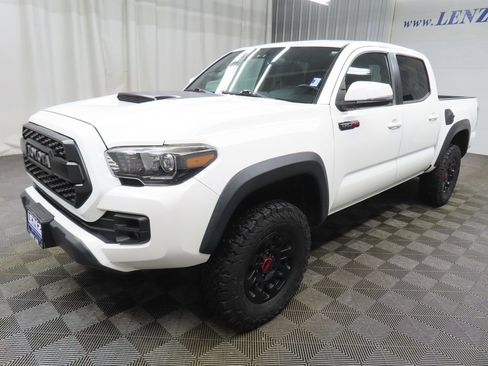Used 2017 Toyota Tacoma TRD Pro image 6
