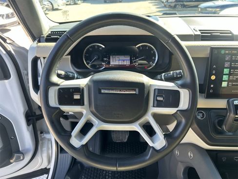 Used 2023 Land Rover Defender 130 X-Dynamic SE image 15