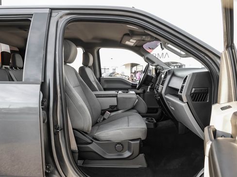 Used 2019 Ford F150 XLT image 37