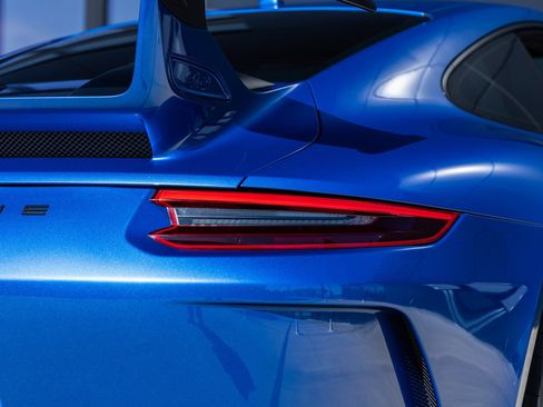 Certified 2018 Porsche 911 GT3 image 18