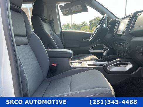 Used 2024 Nissan Frontier SV w/ SV Convenience Package AWD/4WD image 13
